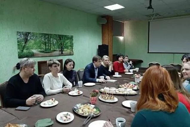 Борис Вальтер   встретился с многодетными мамами Ростова-на-Дону и Батайска накануне Дня матери 