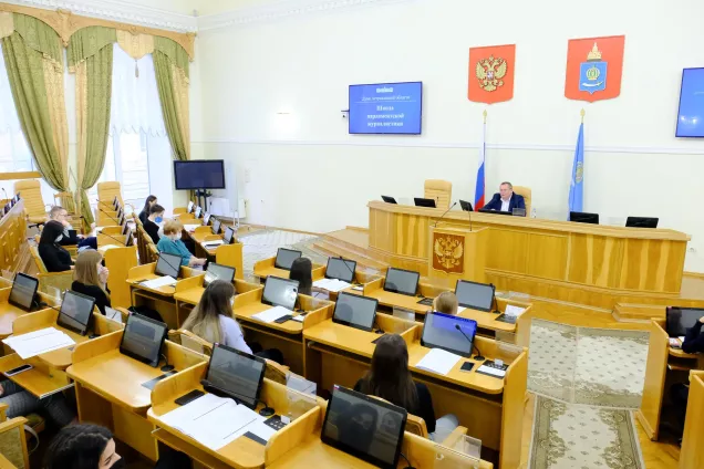 Более 40 вопросов депутаты Астраханской области рассмотрели на очередном заседании