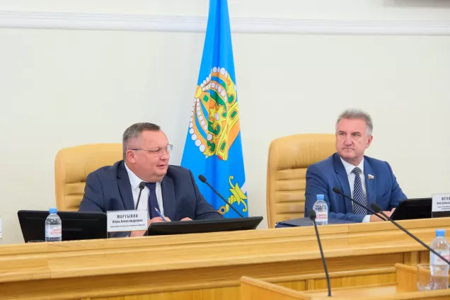 О реализации регионального закона о парламентском контроле в Думе Астраханской области