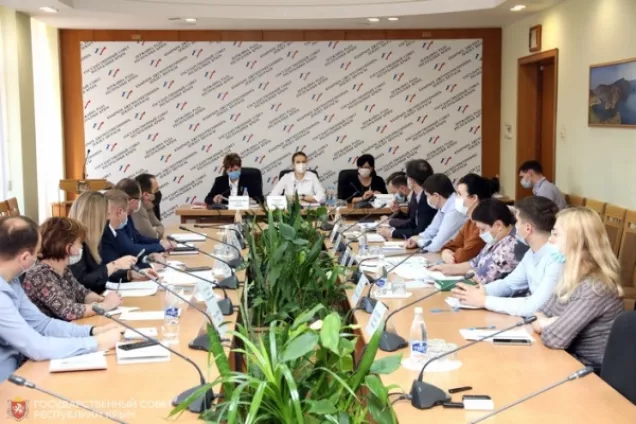 Необходимость обеспечения бесплатными лекарствами федеральных льготников обсудили в крымском парламенте