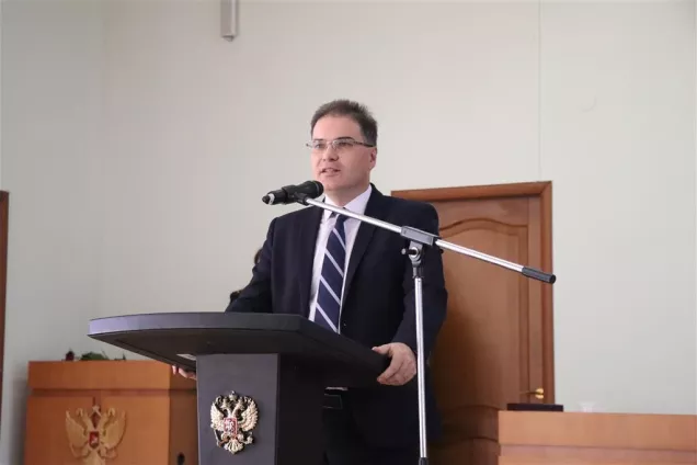 Депутаты поблагодарили сотрудников транспортной полиции за их труд