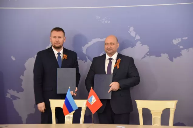 Спикер ЮРПА поздравил с Днем рождения Председателя Народного Совета ЛНР Дениса Мирошниченко