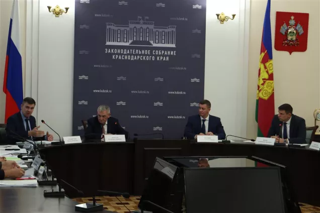 Кубанские депутаты обсудили подготовку кадров в Курганинском техникуме