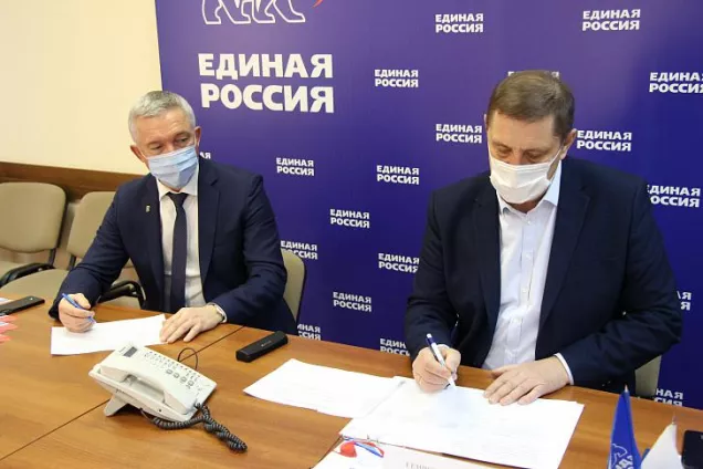 Сенатор оказал содействие в решении жилищно-коммунальных вопросов