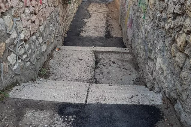 ФОТОРЕПЛИКА. Севастопольцы благодарят за отремонтированная дорогу