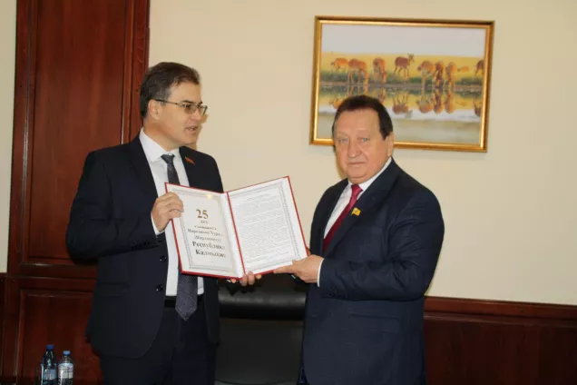 Кубанские депутаты поздравили коллег из Народного Хурала Калмыкии с 25 -летием