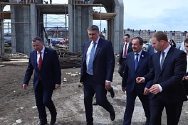 Спикер ЗСК Юрий Бурлачко посетил социально значимые объекты в Анапе