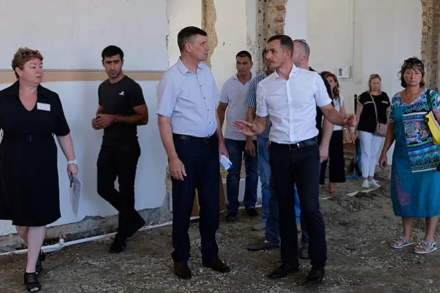 Кубанские законодатели продолжают мониторить выполнение программы по модернизации школьных систем образования