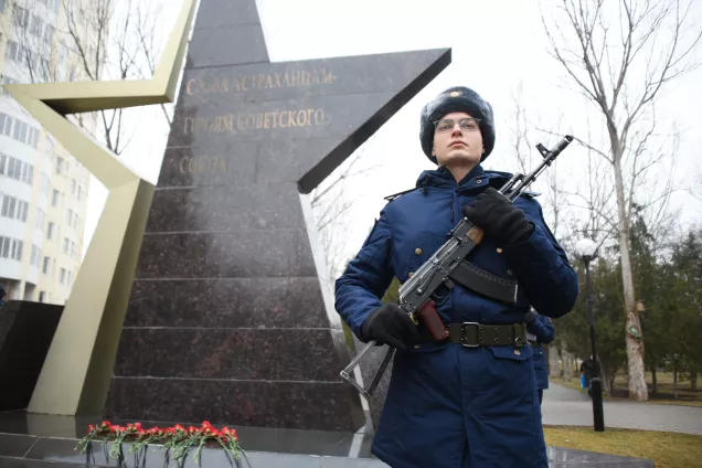 Спикер астраханского парламента Игорь Мартынов поздравил всех астраханцев с Днем защитника Отечества