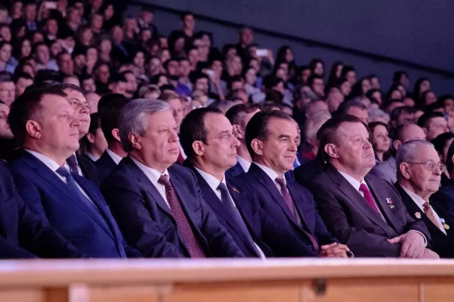 Полпред Президента в ЮФО и руководители края поздравили кубанцев с Днем Конституции