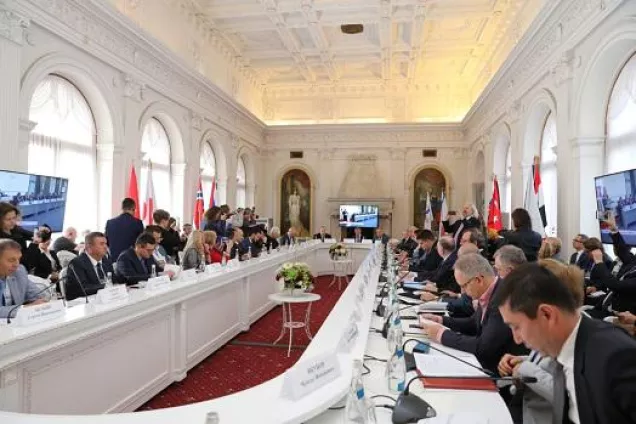 "Политика на Западе дрейфует в сторону признания Крыма, - В. Константинов