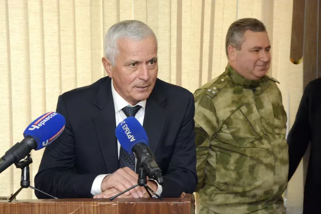 Парламентарии Карачаево-Черкесии поздравили журналистов республики