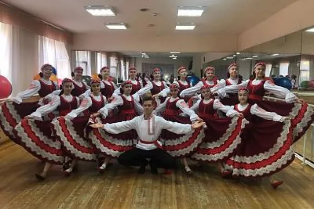 Сергей Суховенко помог приобрести новые костюмы детским танцевальным коллективам Усть-Донецкого района 