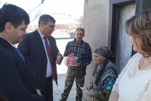 Депутаты поздравили с 90-летием долгожителей КЧР