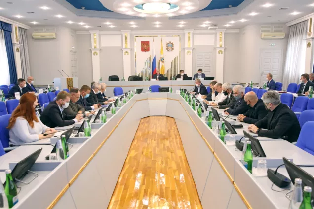 В Думе Ставропольского края предложили разрешить посещение общественных заведений только для вакцинированных