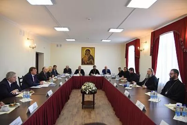 Депутаты Законодательного Собрания и Донская митрополия обсудили совместные мероприятия ко Дню Победы