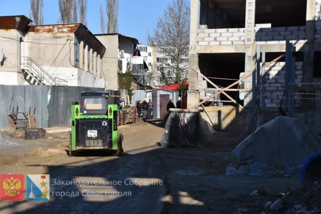 Депутаты осмотрели объекты строительства в округе № 1