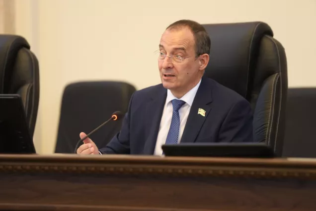 Ю.Бурлачко. Мы все заинтересованы в том, чтобы наши дети росли умелыми и трудолюбивыми людьми