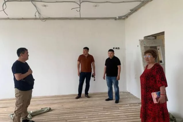 Депутаты парламента Калмыкии проконтролировали ремонт школ