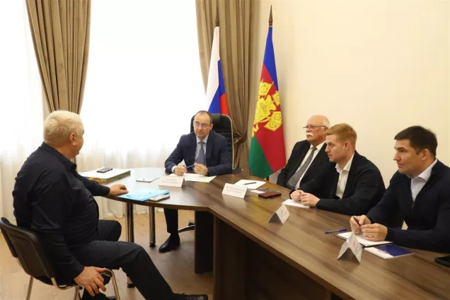 Спикер ЗСК Юрий Бурлачко провел прием граждан