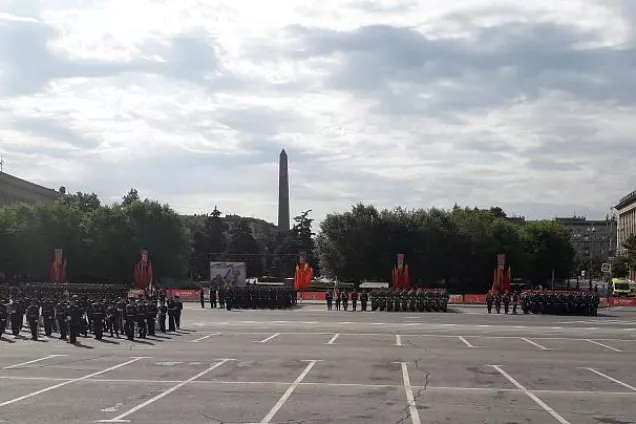 На главной площади города-героя состоялся военный парад в честь Великой Победы 