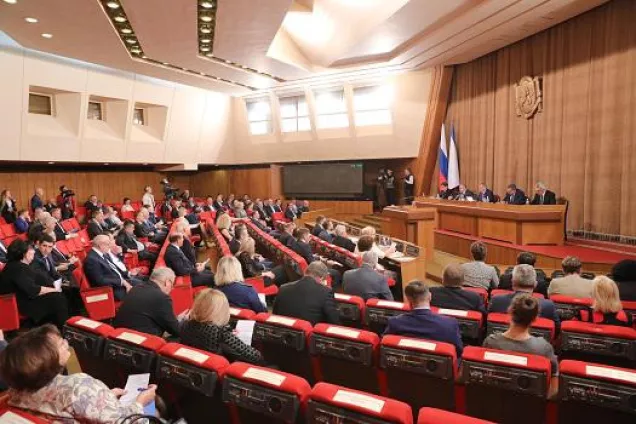 «В новый состав правительства Крыма вошли люди, которые дали гарантии эффективной работе», - В. Константинов