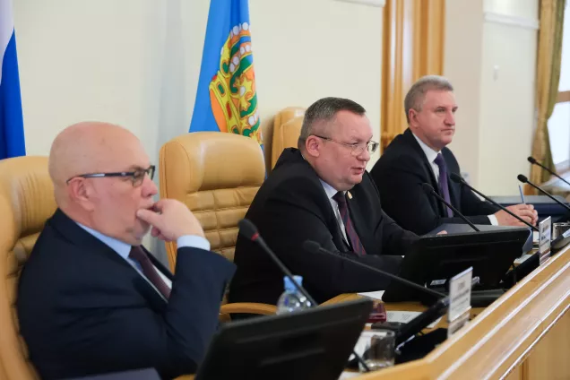 Астраханские парламентарии  на заседании Думы рассмотрели 30 вопросов