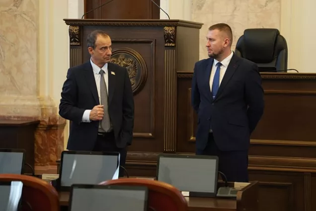 Председатель НС ЛНР  выразил благодарность спикеру ЗСК  Юрию Бурлачко  и депутатам за поддержку ЛНР