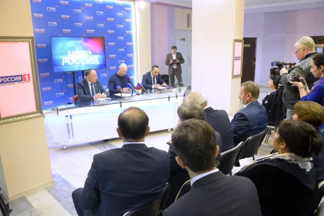 Депутатский корпус КЧР принял участие в обсуждении Послания Президента России Федеральному Собранию 