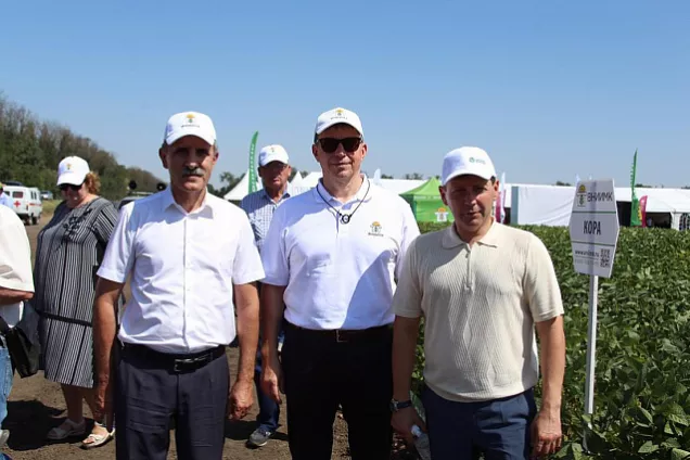 Депутаты Кубани ознакомились с достижениями отечественных селекционеров подсолнечника и сои