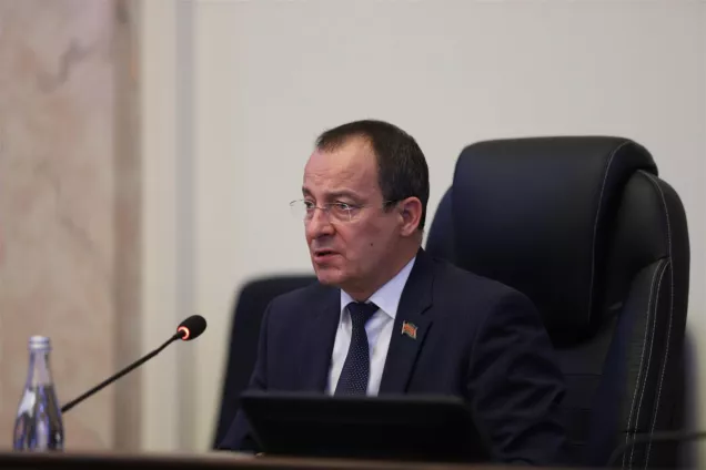 Юрий Бурлачко впервые провел заседание Комиссии кубанского парламента по взаимодействию с органами исполнительной власти края.