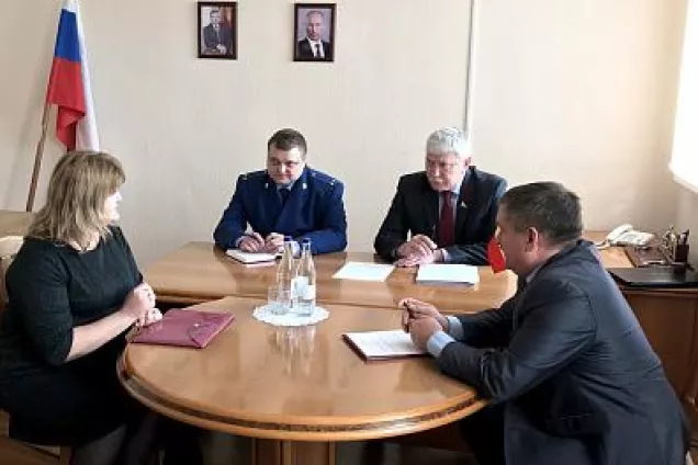 Вячеслав Василенко провел совместный с прокурором Кашарского района прием граждан 