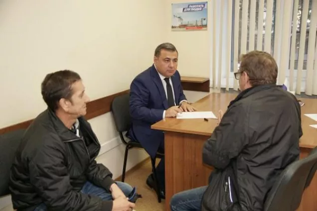 Областные депутаты активно участвуют в работе общественной приемной Дмитрия Медведева