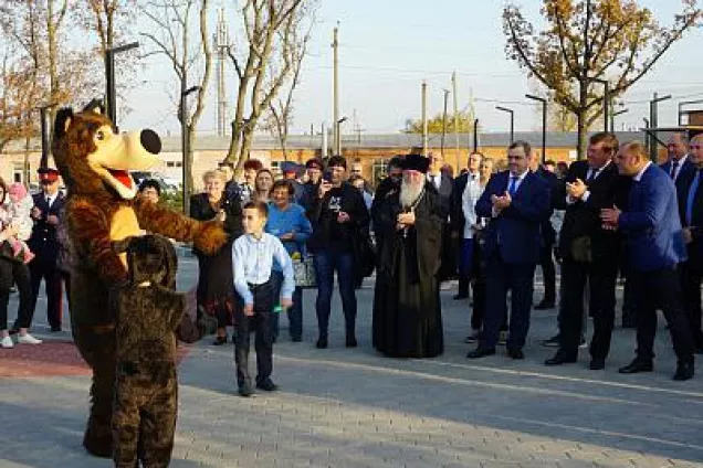 В Аксайском районе открыли парк, построенный в рамках проекта «Формирование комфортной городской среды»