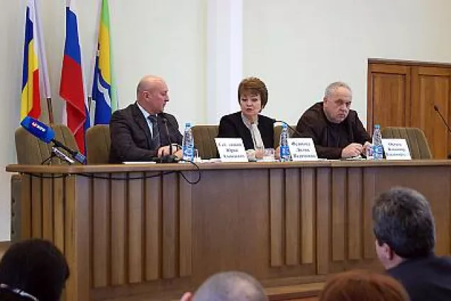 Владимир Окунев принял участие в работе информационной группы в Азовском районе 