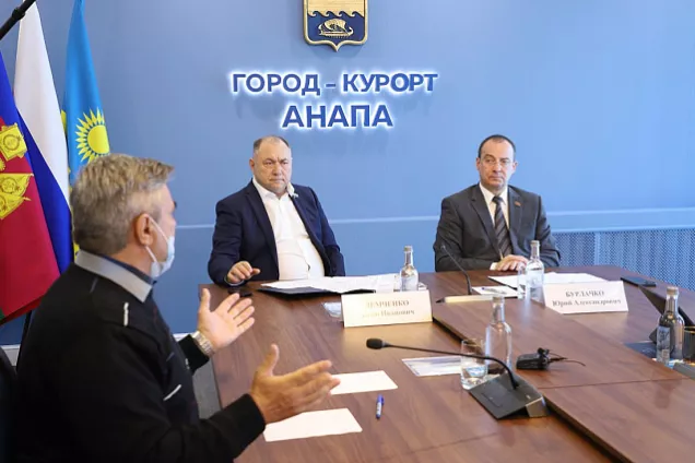 Юрий Бурлачко и Иван Демченко провели в Анапе совместный прием граждан