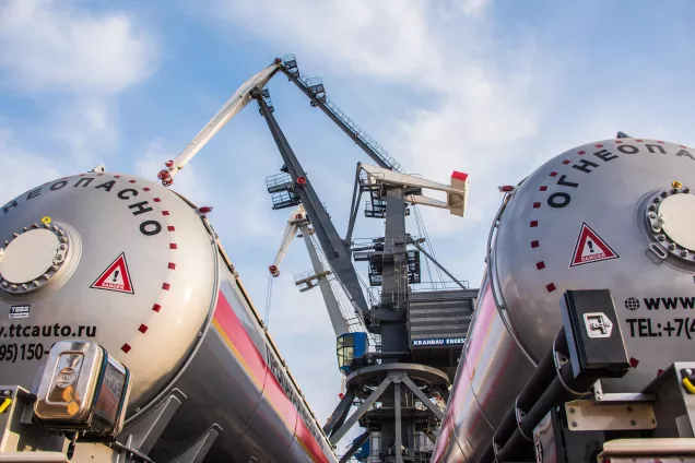 Древесина, соль, подсолнечное масло -  более 200 тысяч тонн составил грузооборот Астраханского морского порта