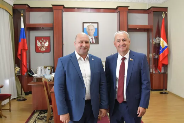 Дорогами памяти, дружбы и конструктивного сотрудничества идут парламентарии Осетии и Севастополя