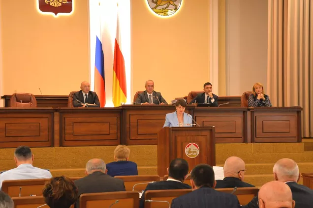 Депутаты парламента РСО-Алания обсудили исполнение бюджета республики за I полугодие