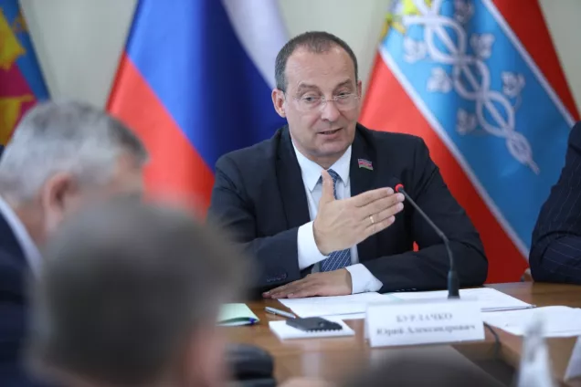 Юрий Бурлачко.Президентом  дано поручение подготовить один миллион специалистов рабочих профессий