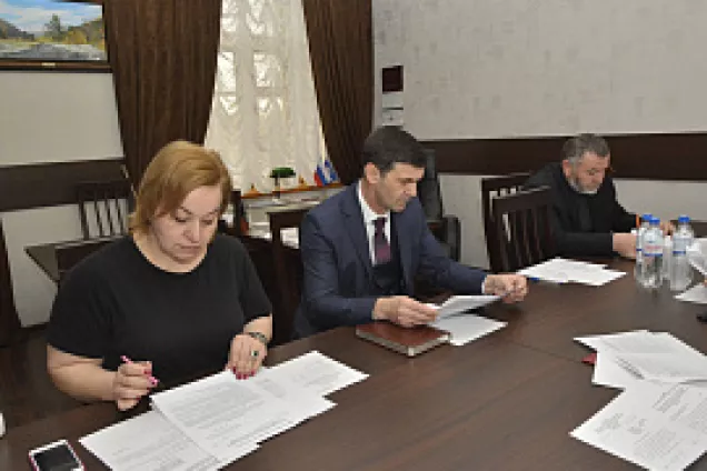 Депутаты Комитете Парламента КЧР по промышленности обсудили вопросы предстоящей сессии