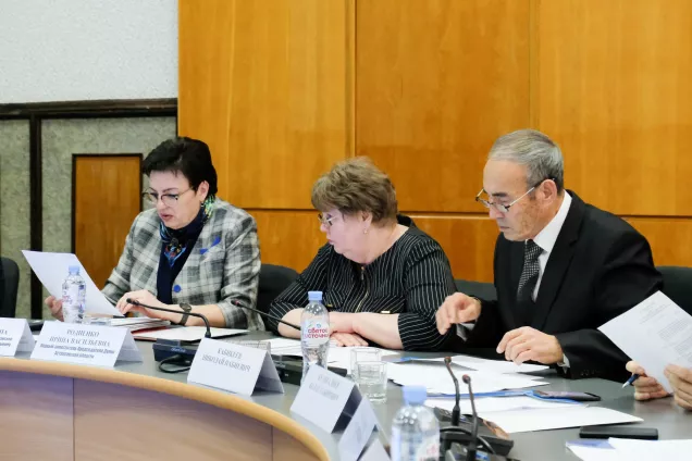 Депутаты единогласно проголосовали за скорейший запрет никотиносодержащих смесей