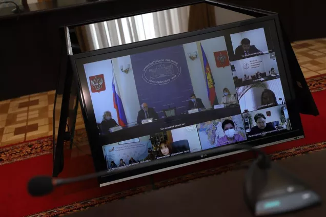 Комитеты ЗСК держат на контроле развитие школьной медицины