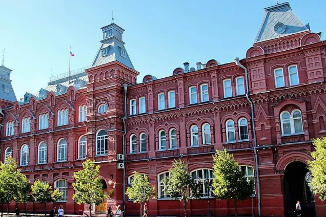 Астраханские парламентарии приняли участие в  акции по очистке от мусора  берега реки Кизань