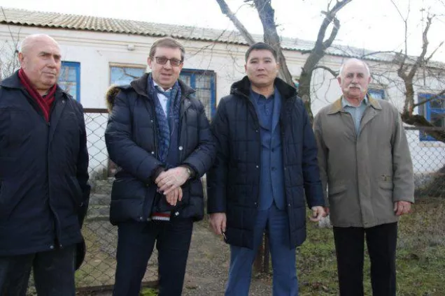 
Сенатор провел прием граждан, посетил Целинный район и наградил детей-героев.