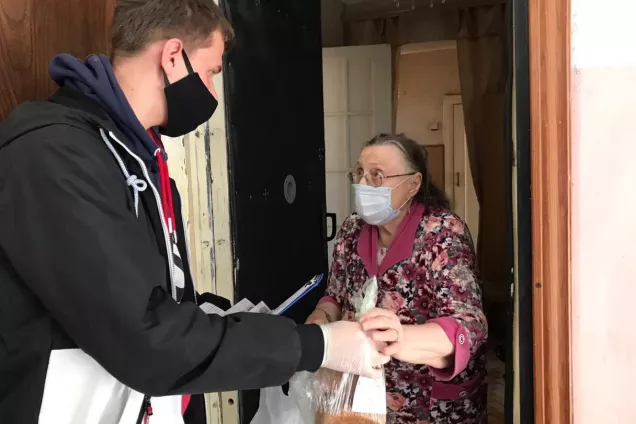 Активисты Молодежного парламента работают в волонтерском штабе