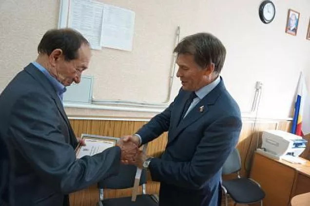 Сергей Суховенко поздравил с 70-летием полного кавалера ордена Трудовой Славы Германа Григорьевича Иванова
