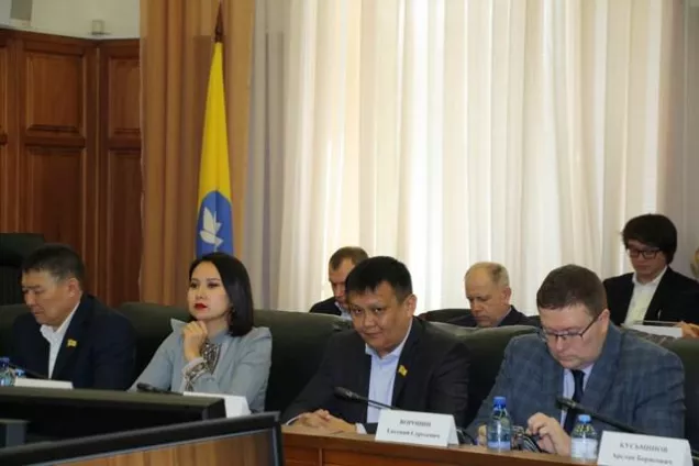 Депутаты Народного Хурала законодательно закрепили статус «дети войны»