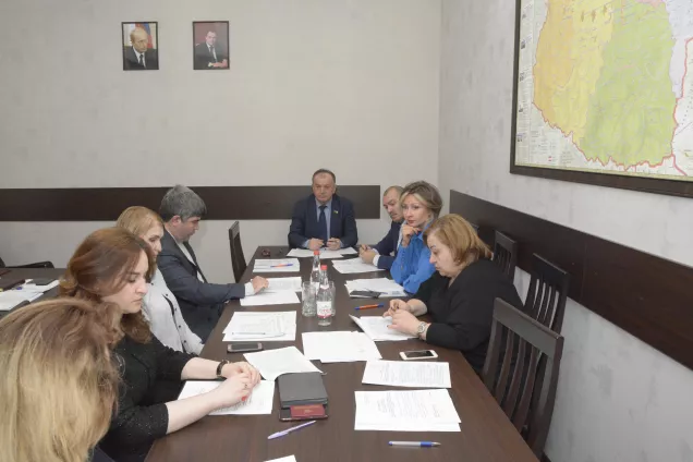 В Парламенте КЧР прошло заседание Комитета по промышленности