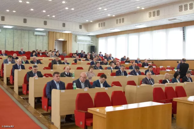 Министр МВД по РА представил депутатам отчет об итогах деятельности ведомства за прошедший год